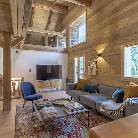 Apartment Comfortable, Spacious And Bright In Smooth Check-in & Private Parking *